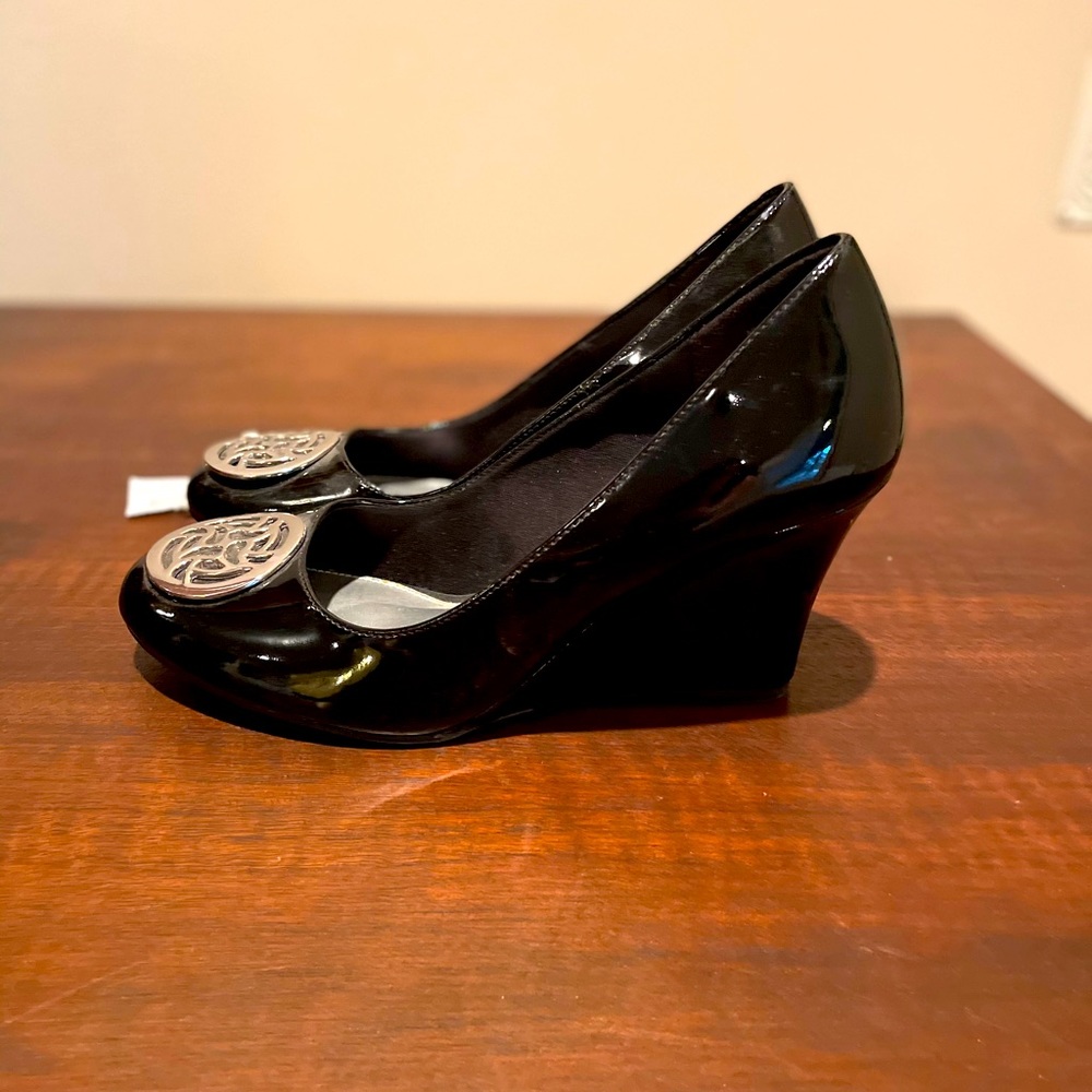 Fioni wedges size 8.5W